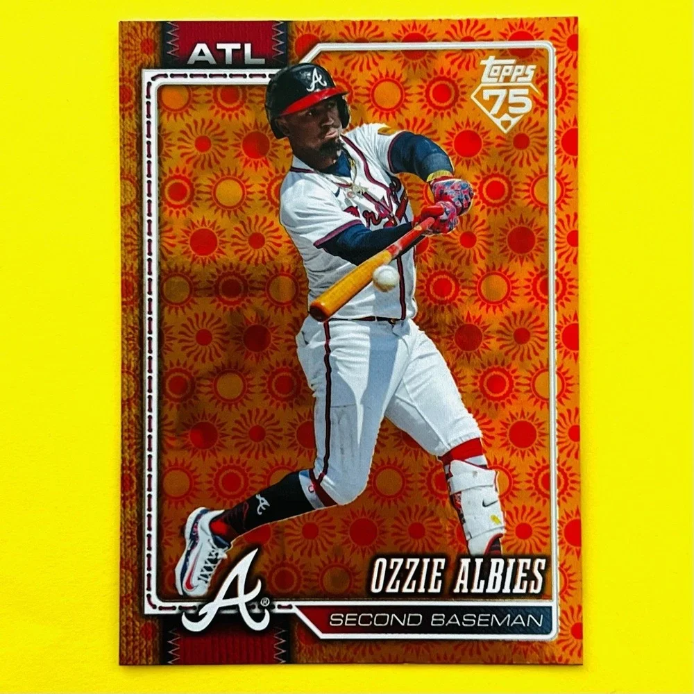 2026 Topps Baseball Series 2 Ozzie Albies Holiday Sun Parallel #568‎ Braves